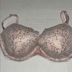 Victoria's Secret Lace Bra in Soft Pink
